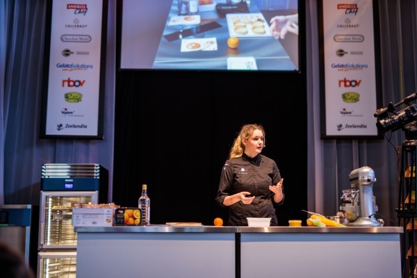 DPT-lid Kiki Suijckerbuijck tijdens een demo op een eerdere Bakkersvak. Foto: DPT