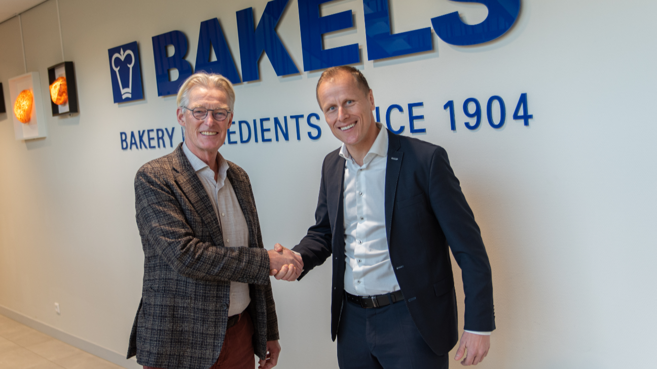 De gaande en komende directeur bij Bakels Senior: Ronald Menting en Roderik de Harder.