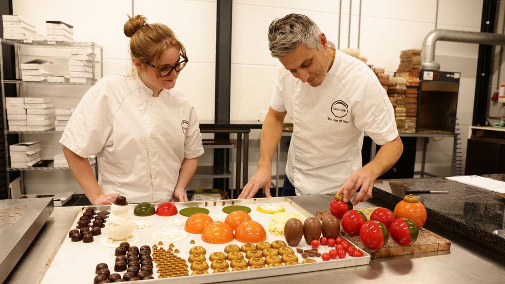 Noa Vlemmix, werkzaam bij Bontom, is een van de jonge bakkers die aan het woord komt. Beeld: Bakbekwaam