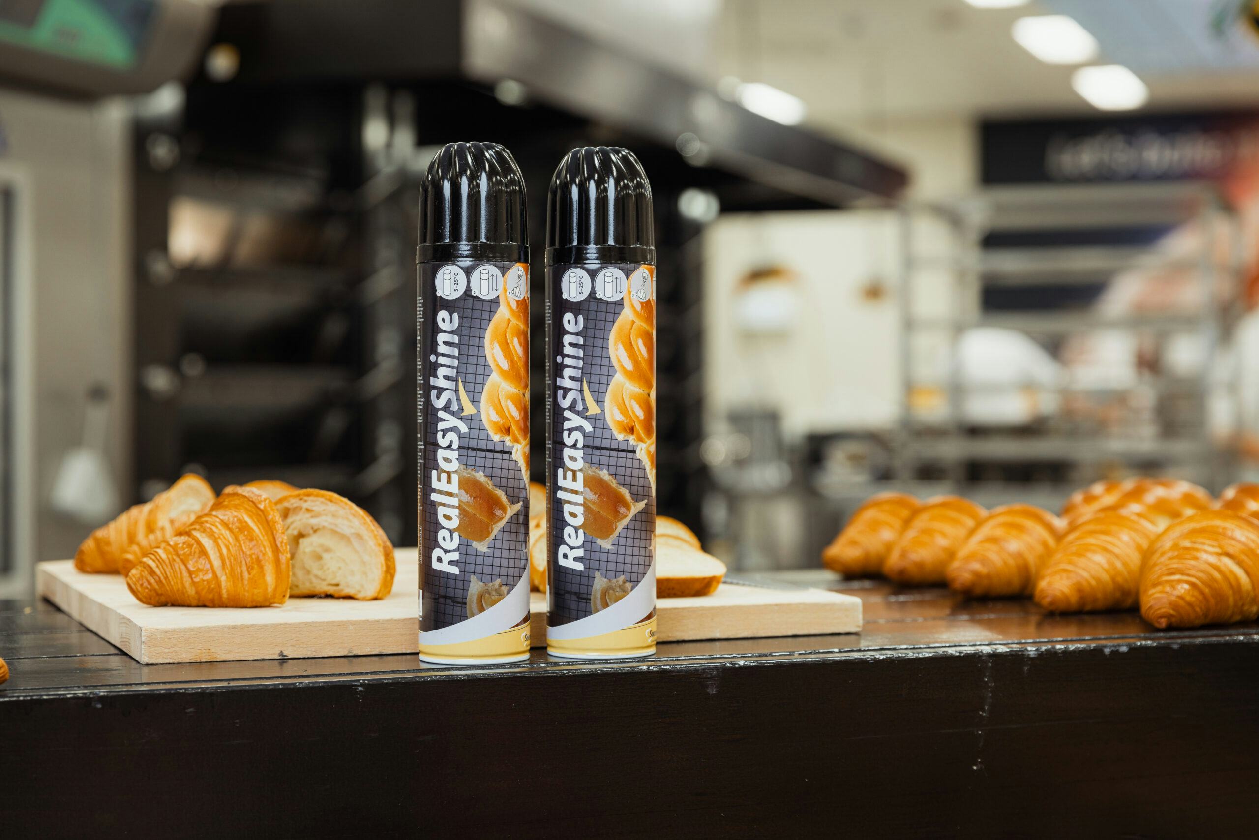 Niek van Waarde, Hoofd Technical Service Group: “Consumenten ervaren glanzende bakkerijproducten als aantrekkelijker, verser en kwalitatiever.”