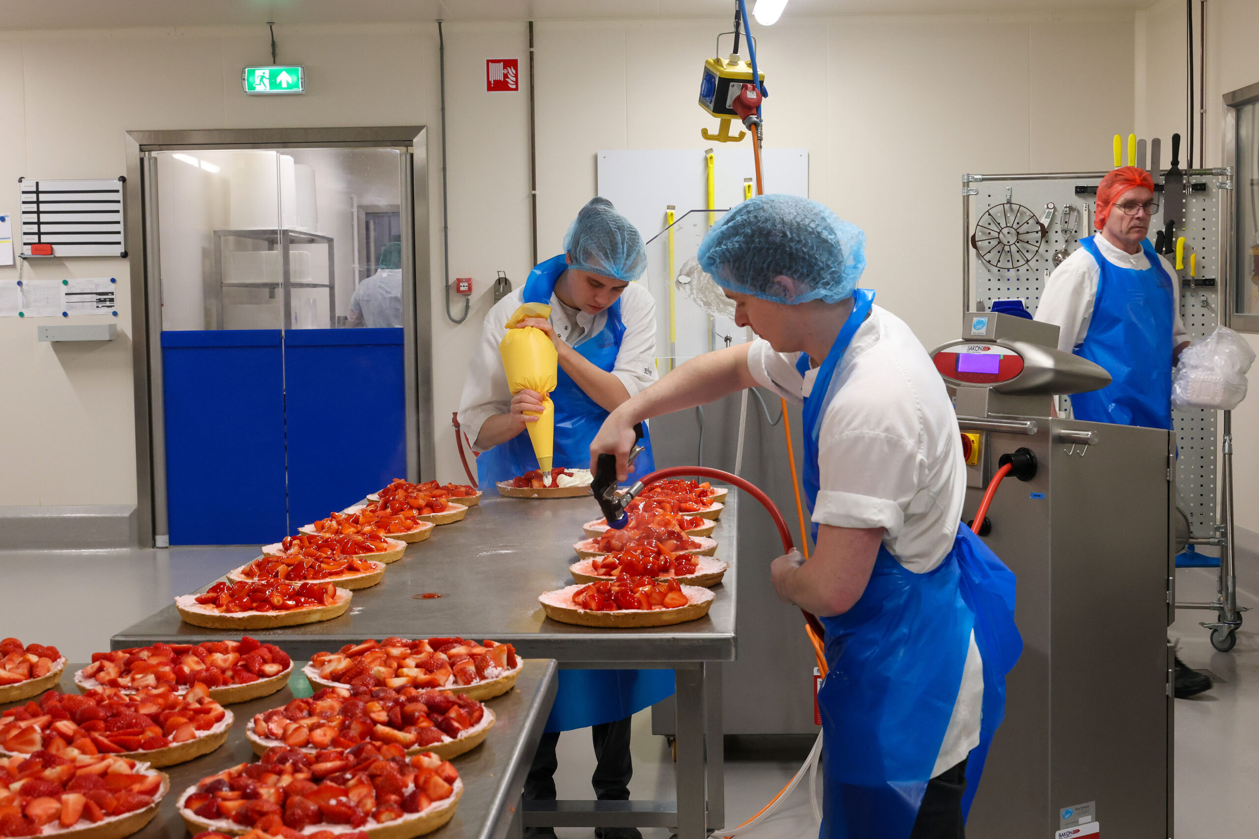 Bakkerij Heerschap geeft een rondleiding door de bakkerij in Nederweert. Foto's: Bert Jansen