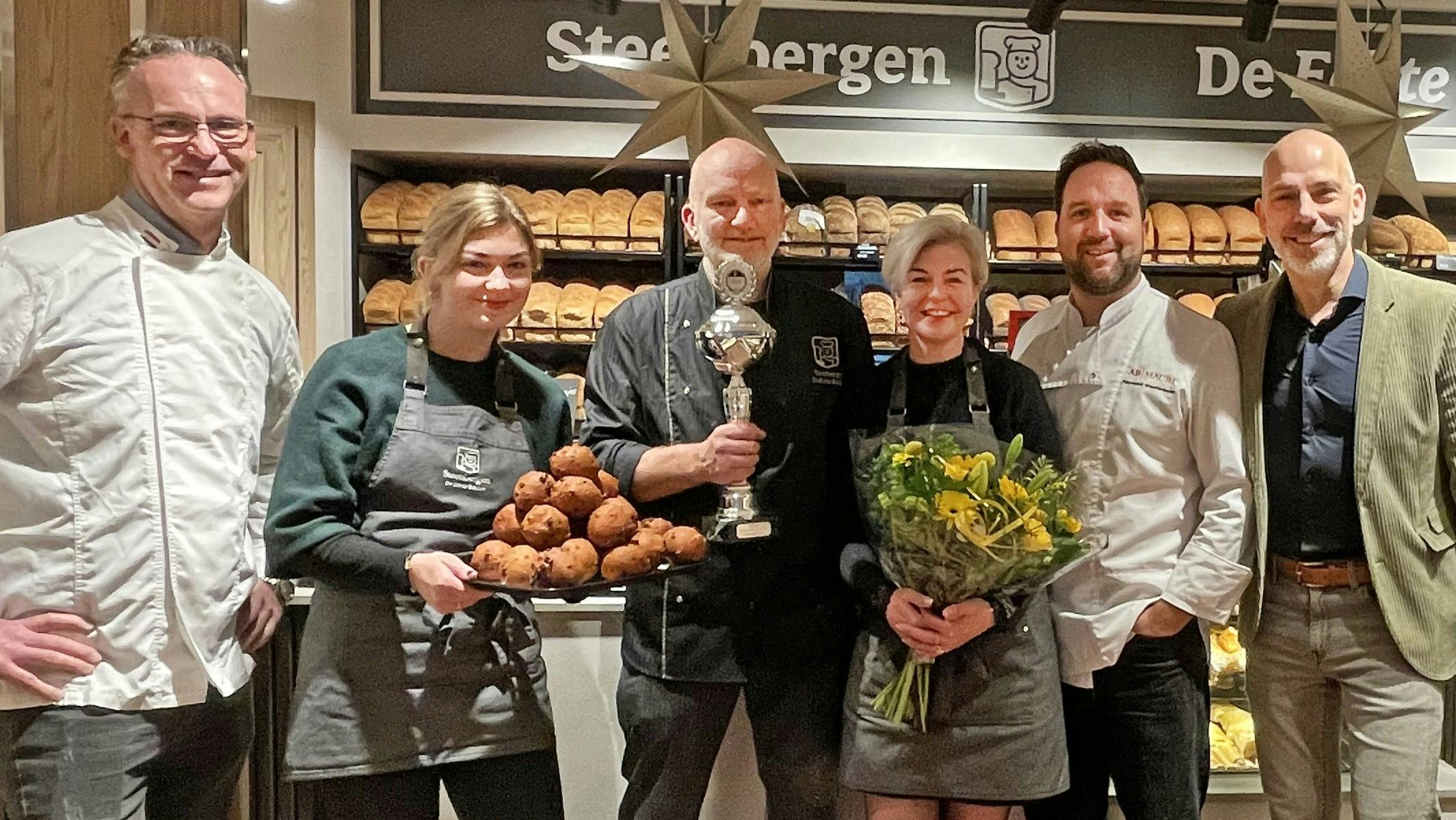 Echte Bakker WEillem Steenbergen bakt de beste oliebollen in 2025. Foto's: EB