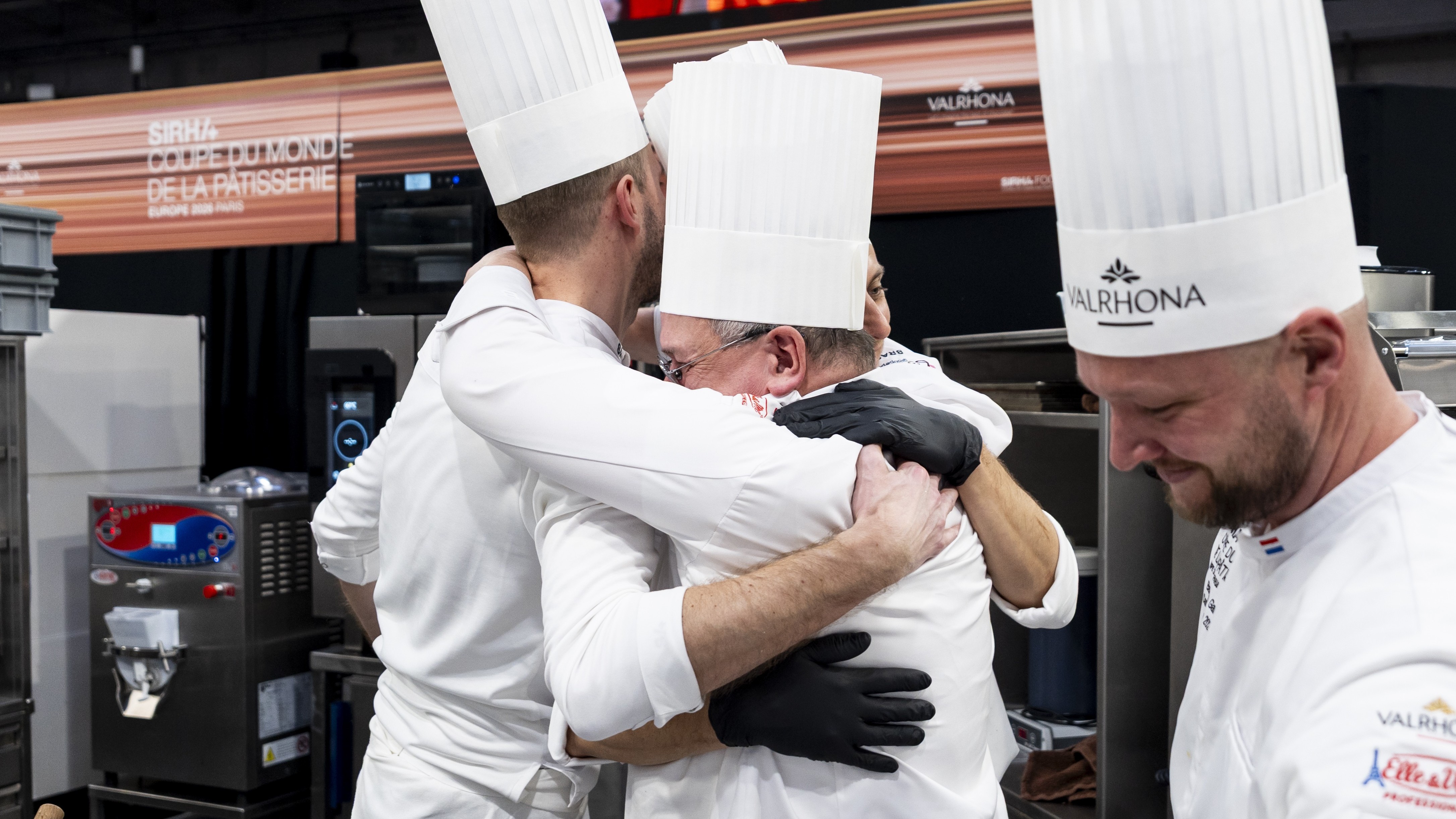 Na hard werken volgt de ontlading: Team NL presteert het om zich na 15 jaar afwezigheid te plaatsen voor de grote finale in Lyon. Foto: Sirha Bake & Snack