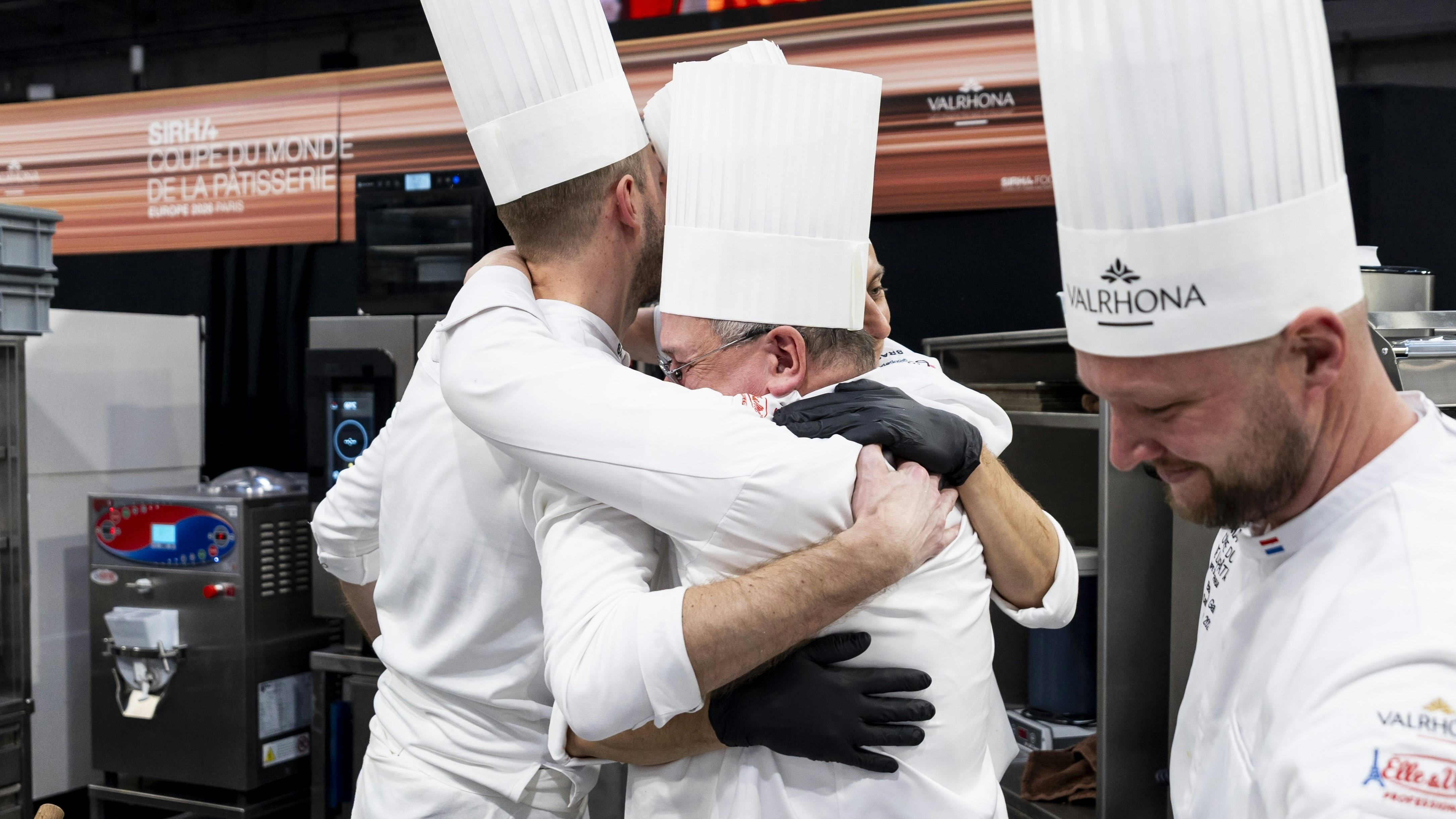 Na hard werken volgt de ontlading: Team NL presteert het om zich na 15 jaar afwezigheid te plaatsen voor de grote finale in Lyon. Foto: Sirha Bake & Snack