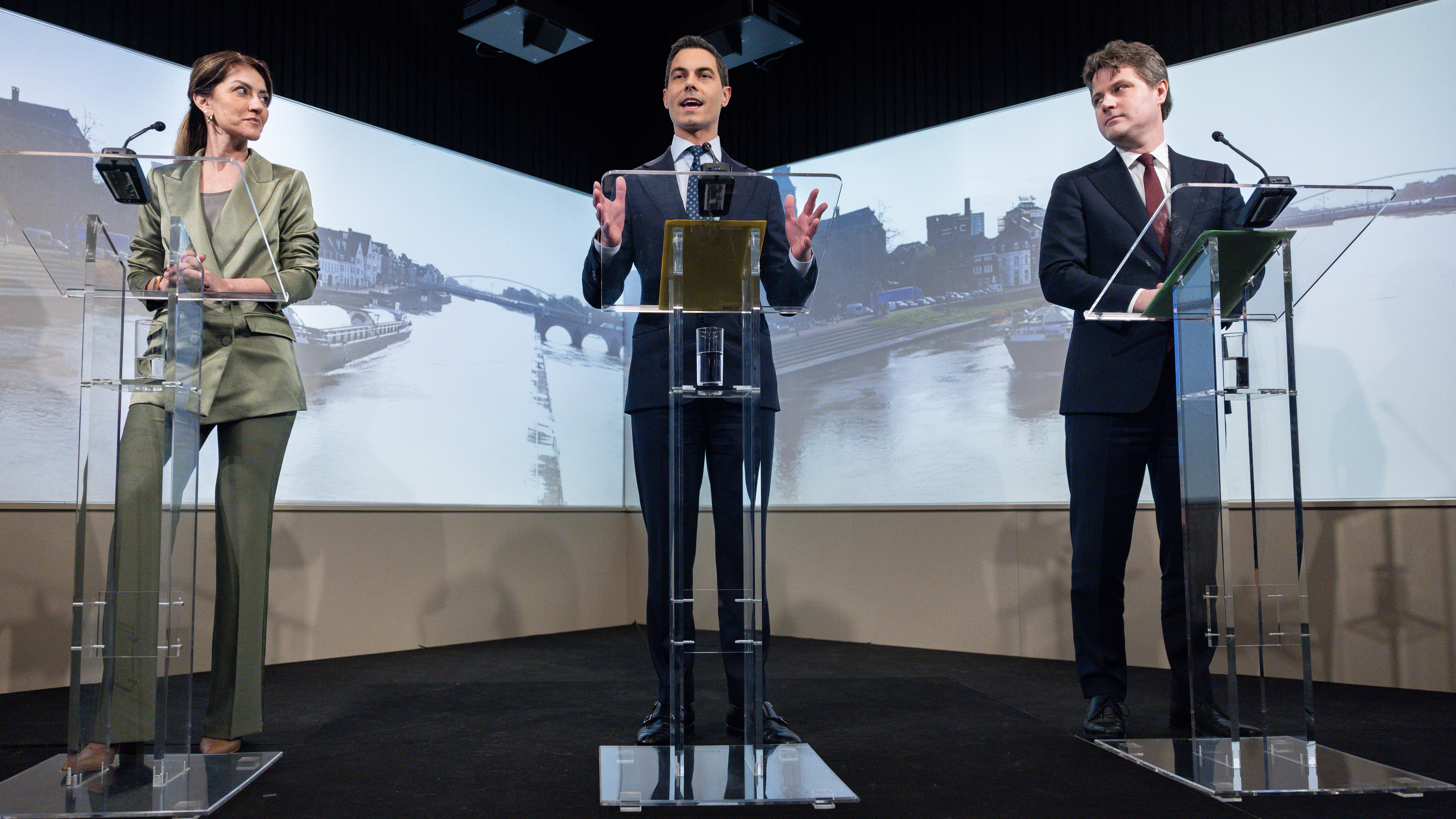 Rob Jetten, Dilan Yeşilgöz en Henri Bontenbal tijdens de presentatie van het coalitieakkoord met de titel ‘Aan de Slag’. Foto: ANP