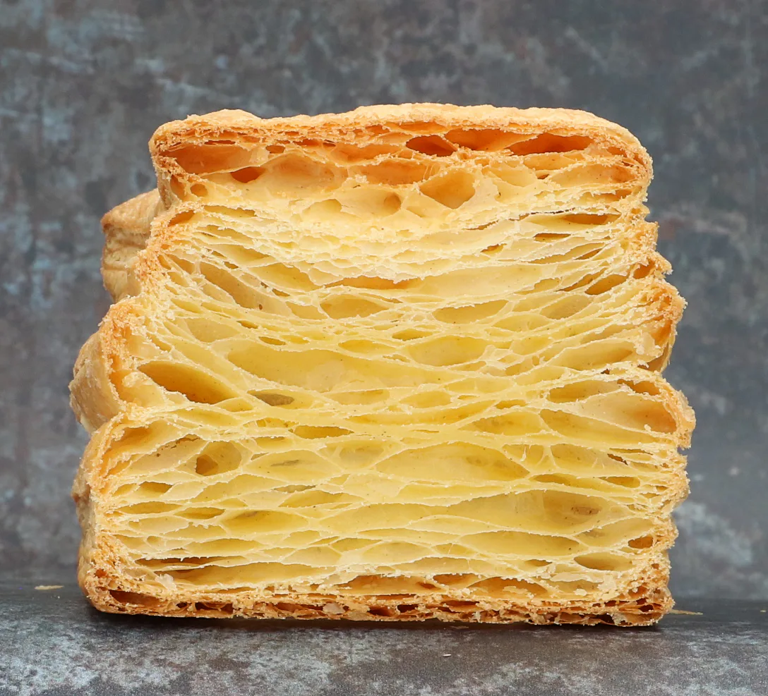 'Als je het doorsnijdt, zie je al die mooie laagjes; dan weet je dat het product goed is en het proces klopt.'