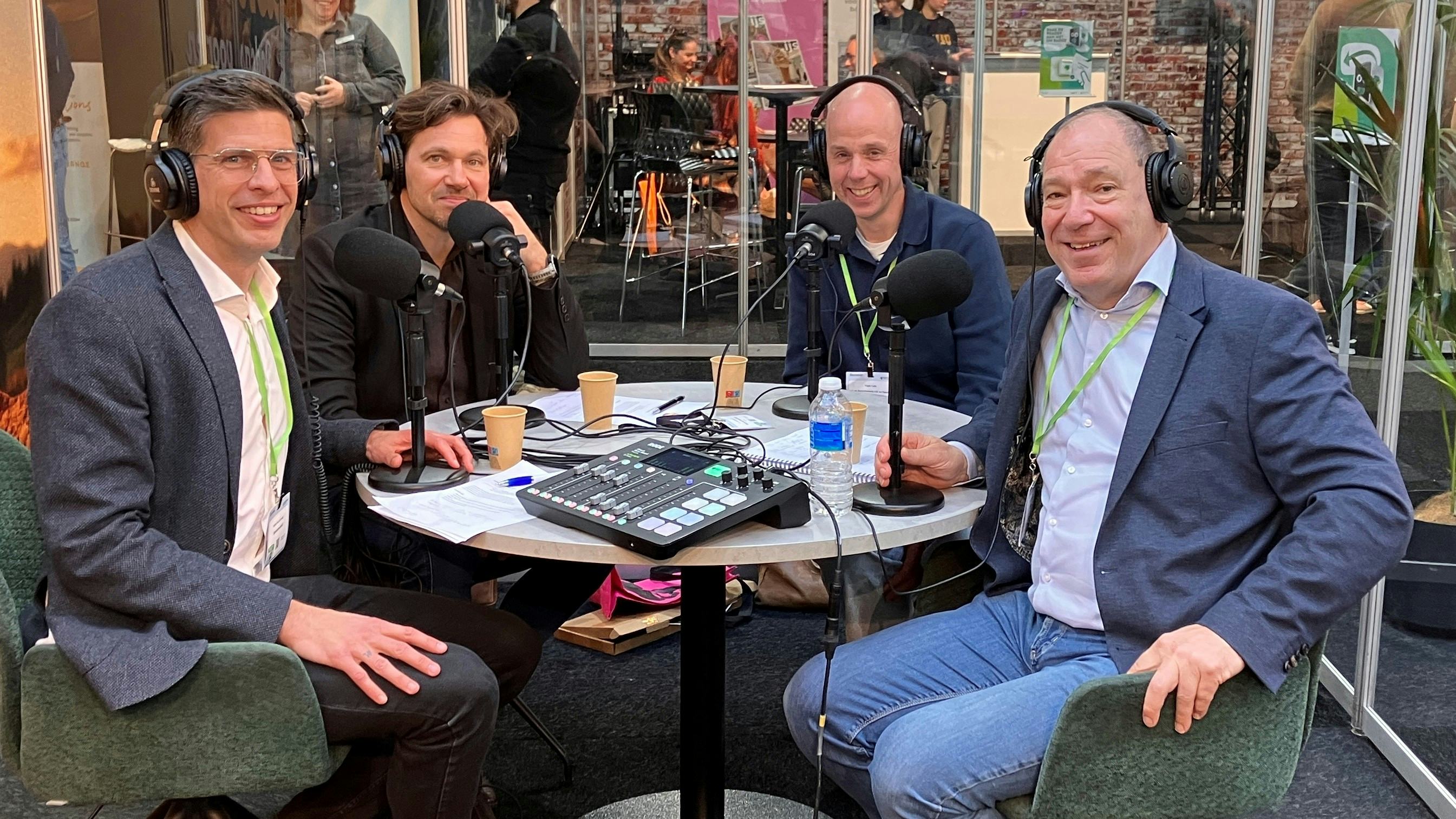 De gesprekspartners over het onderwerp Bakkerszout 2.0. Vlnr: Willem Paul de Mooij, Ivo van Dijkhuizen, Klaas Fuite en Frank Janssen. Foto: Bakkerswereld