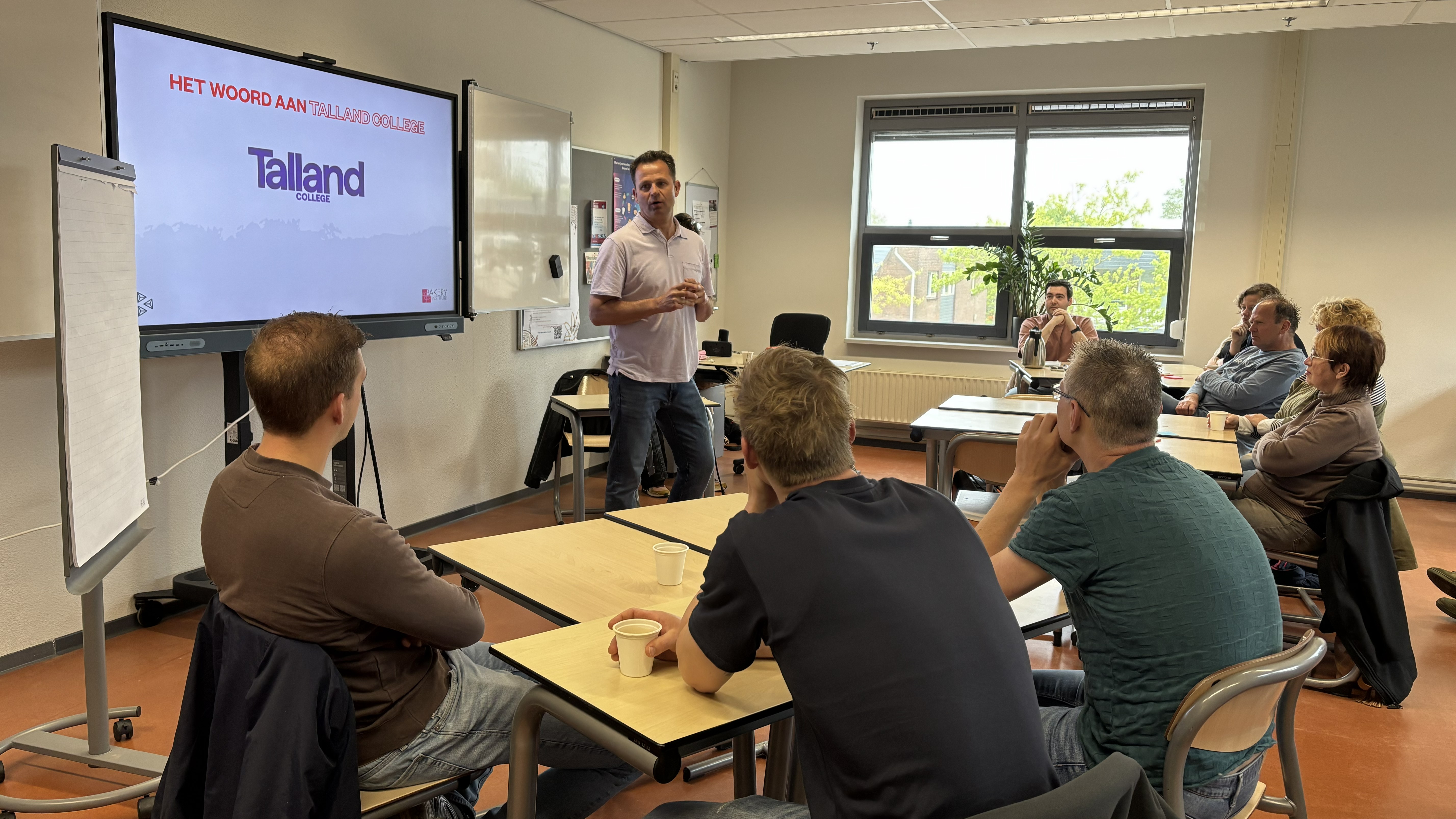 BPV-coördinator Roel Pettinga van Talland College geeft deelnemers tips uit zijn werkpraktijk.