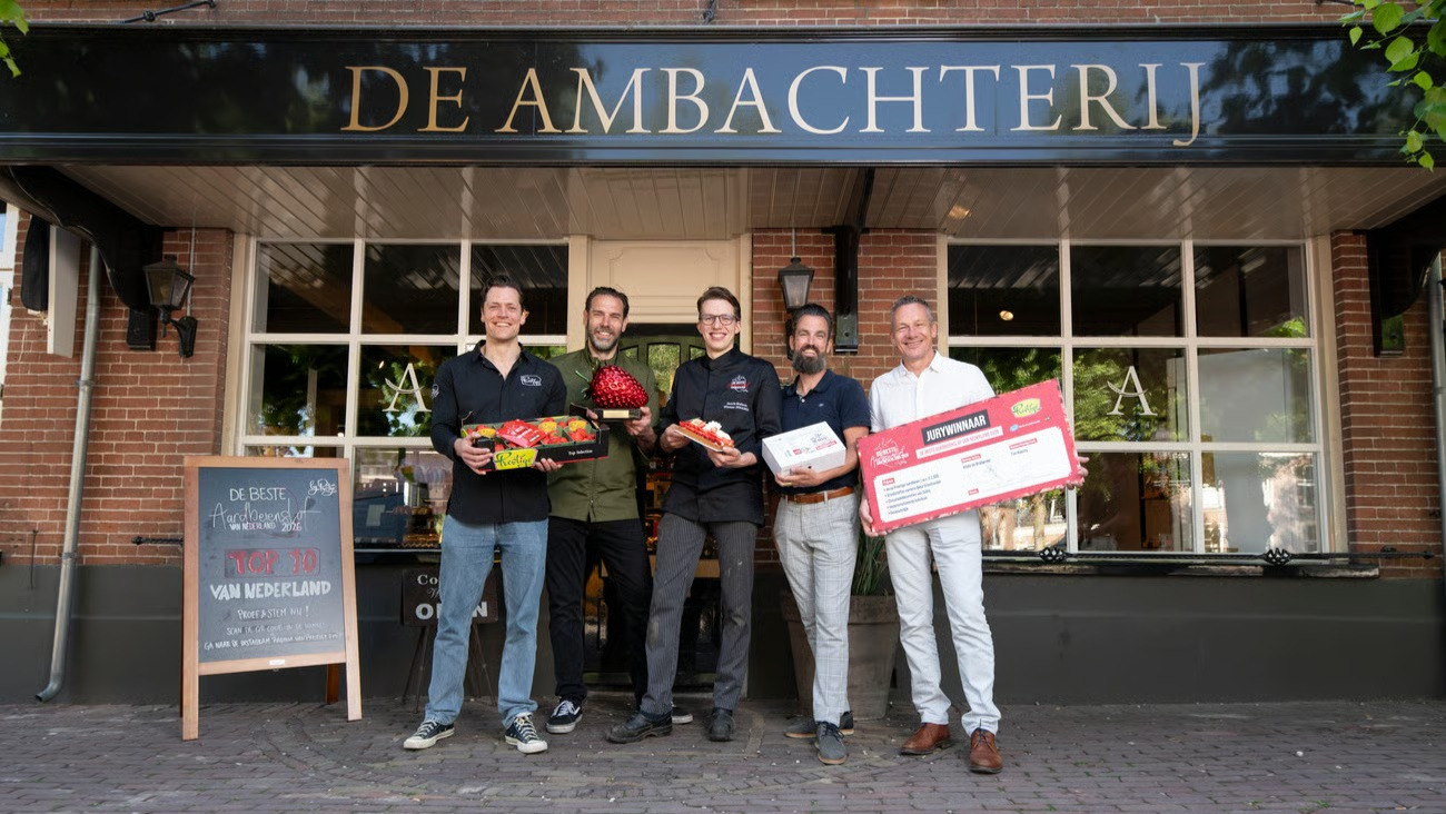 V.l.n.r.: Tim Kievits (Prestige), Hidde de Brabander (juryvoorzitter), Henrik Wullems (jurywinnaar), Kris Boer (Dobla) en Edward Dam (Beko Groothandel)