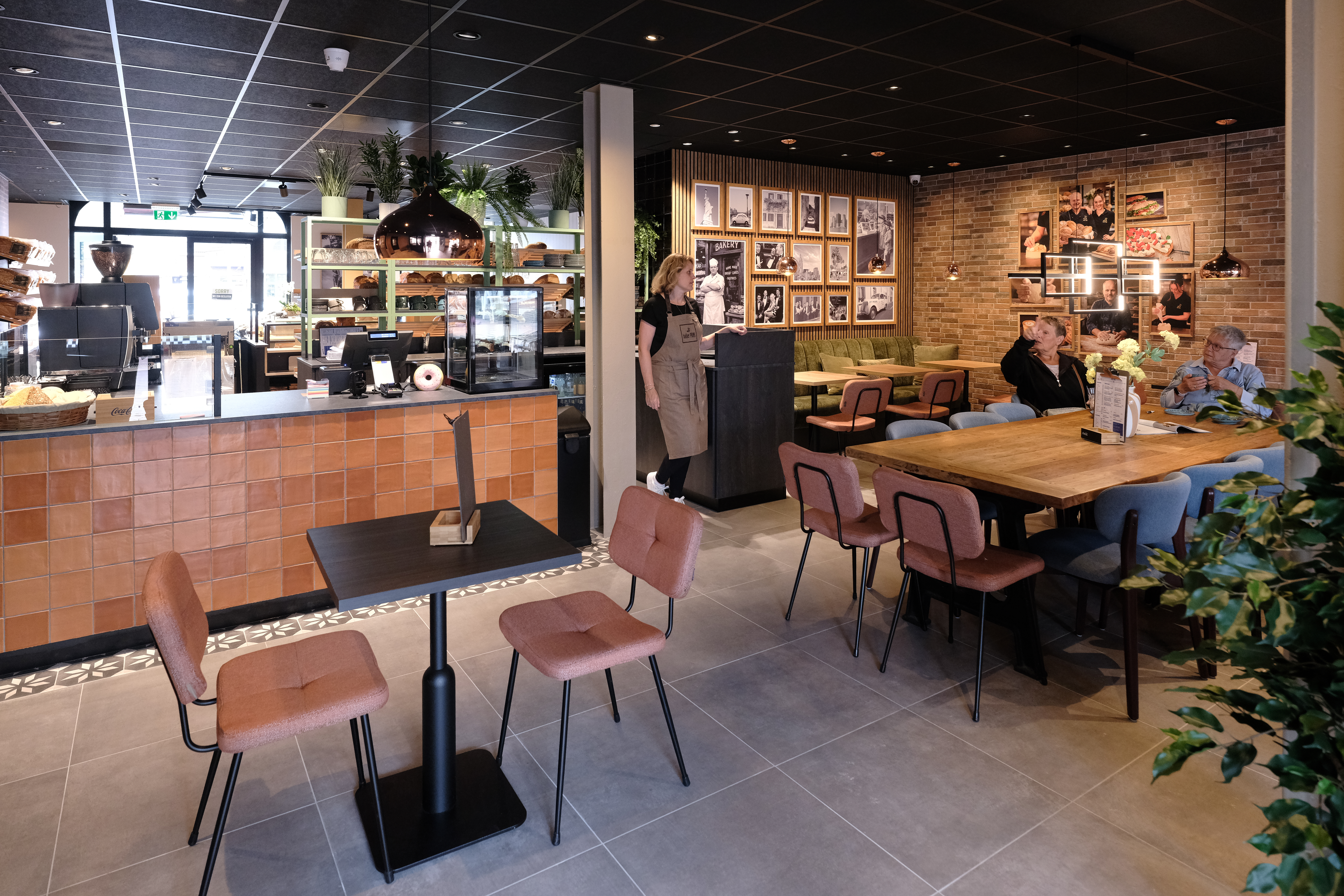 De bakker zorgt voor verbinding in de regio. Foto's: VanVlietFotografie