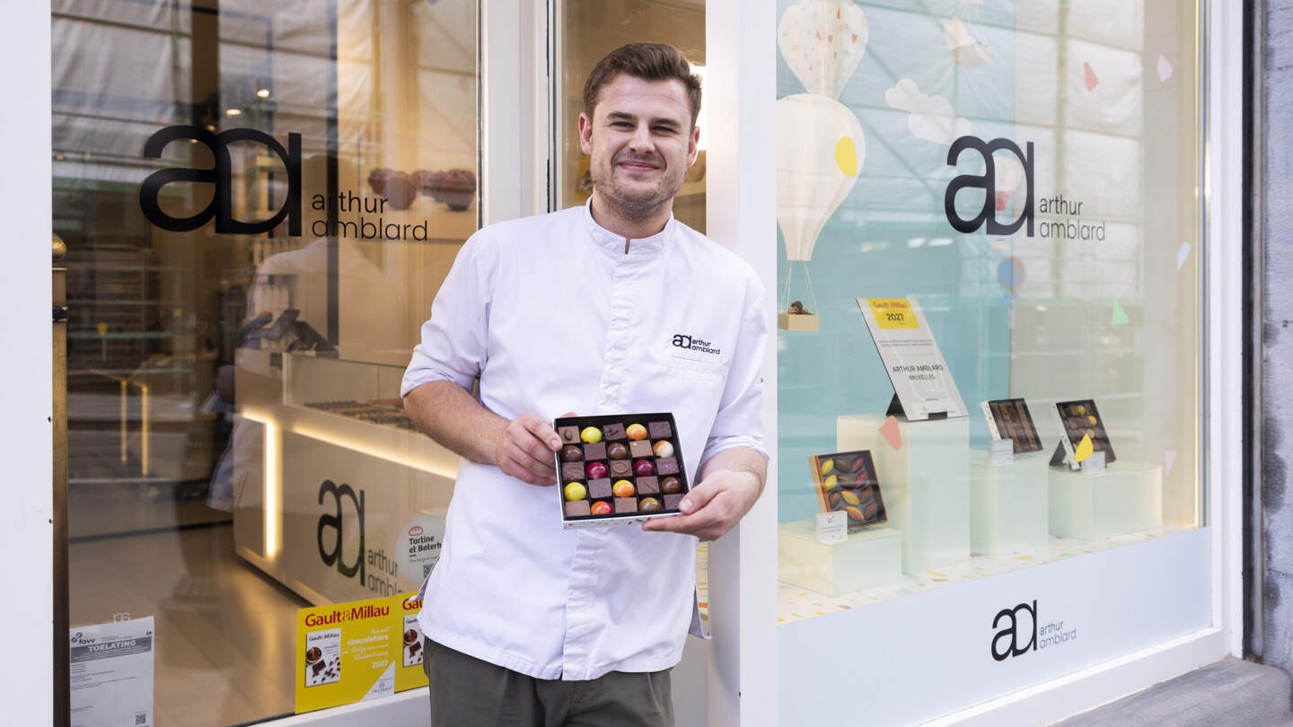 Arthur Amblard bij zijn chocoladeatelier in Brussel. Foto's: Amblard